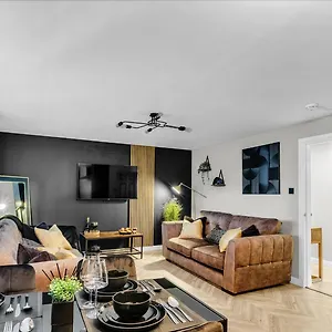 Freeparking-city Centre-comfy-no Lez Zone-high Spec Apartment